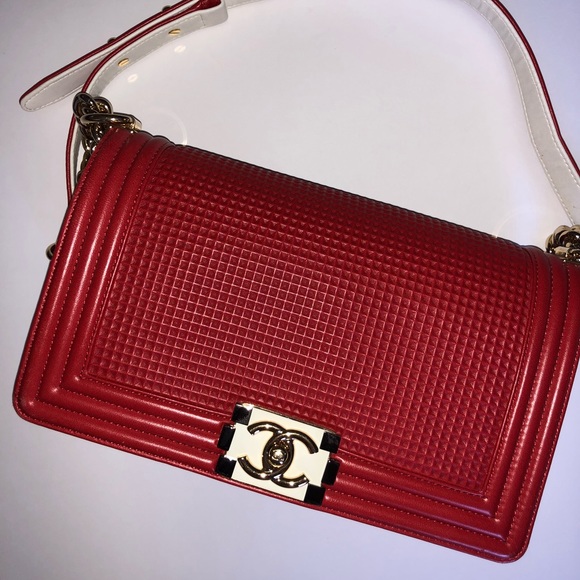 Chanel boy flap cube medium red bag - Picture 3 of 7